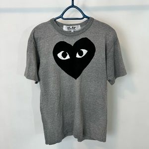 Comme des Garçons Grey tshirt with black heart signature logo
